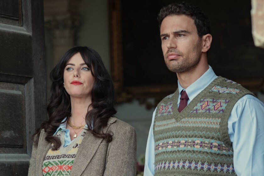 Kaya Scodelario And Theo James In The Gentlemen