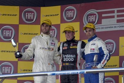 Víctor García gana la primera en Jerez: el líder en jaque