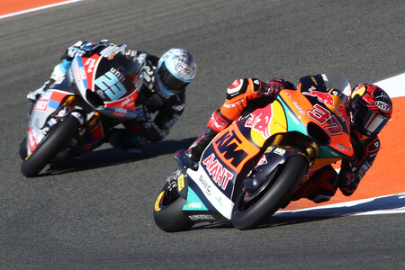 Augusto Fernandez Valencia Moto2 2022 4