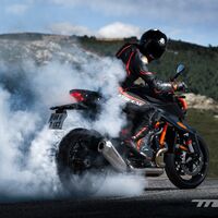 ¡Ojo! Hay una KTM 1290 Super Duke RR más radical en camino: doble erre, fibra de carbono y parte ciclo mejorada