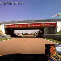 Race Wife maneja su FXXK en Fiorano