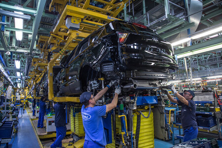 Soplo de aire fresco para Ford Almussafes: fabricará un nuevo motor de combustión y mantendrá la Transit Connect hasta 2023