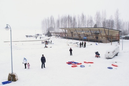 La Lake Terminal del Aeropuerto de Kuopio en Finlandia
