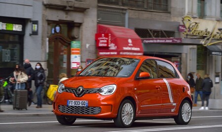 Plan Cambia 360: Madrid lanza un paquete de ayudas a la compra de coches eléctricos, con etiqueta C, patinetes y bicis