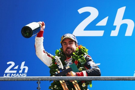 Fernando Alonso viaja al pasado para convertirse en la mayor leyenda del automovilismo contemporáneo