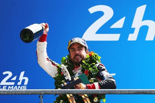 Fernando Alonso viaja al pasado para convertirse en la mayor leyenda del automovilismo contemporáneo