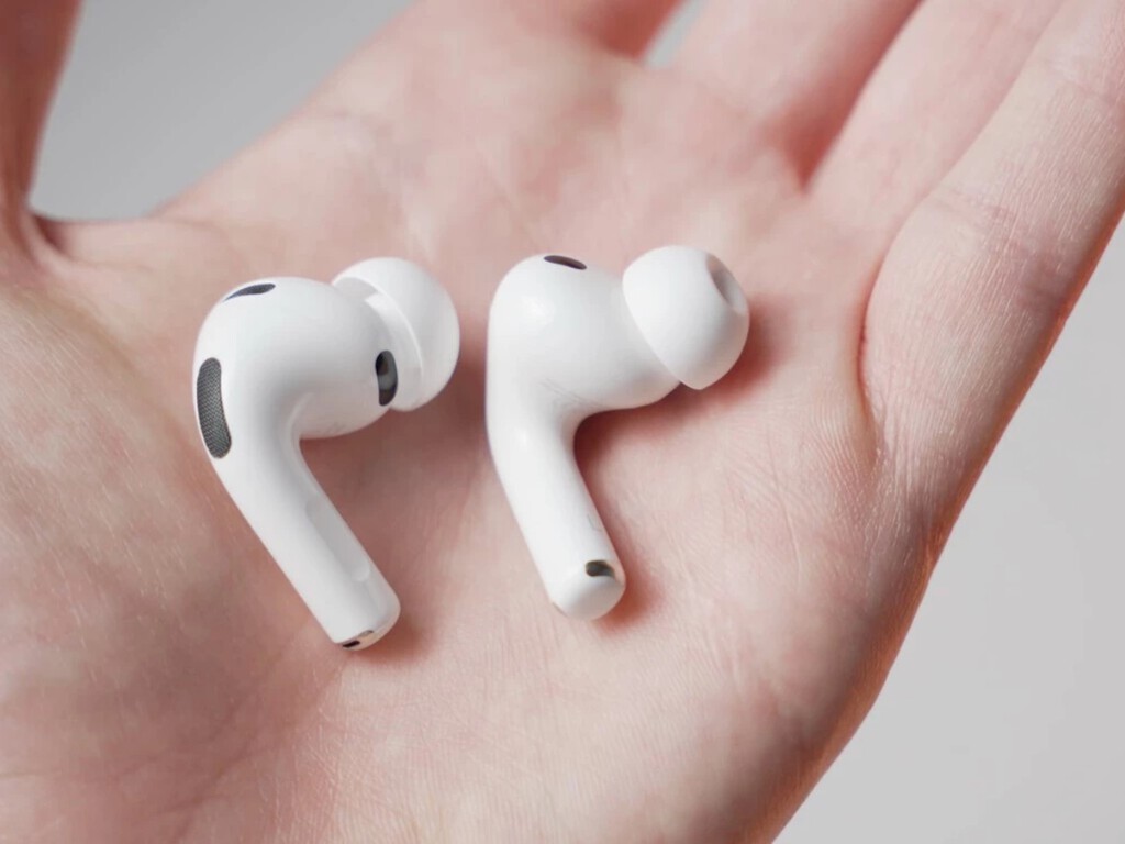 Llevo años con mis AirPods y no había activado su mejor función: ajustes simples hacen de la experiencia base algo superior 