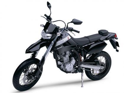 Kawasaki presenta la D-Tracker X y la KLX 250R en Tokio