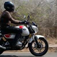Un estado de México pondrá chips en los cascos de miles de motociclistas. La razón: identificar cuando cometan un delito 
