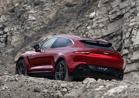 Aston Martin Dbx 2021 1280 0b