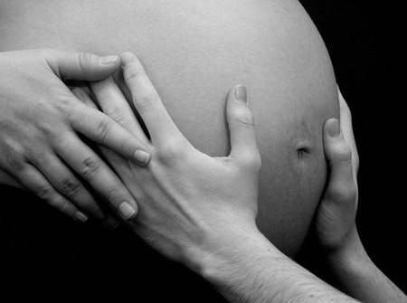 Cómo diferenciar las contracciones falsas de las contracciones de parto