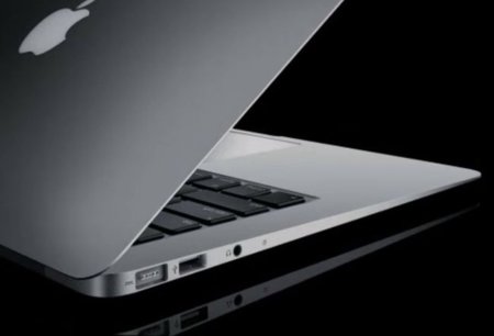 El MacBook Air ¿tira Apple piedras sobre su propio tejado?