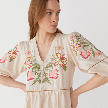 Los 10 vestidos de Cortefiel que se van a llevar esta temporada