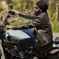 Religión antes que seguridad. California propone que los sijis que usan turbante puedan ir en moto sin llevar casco