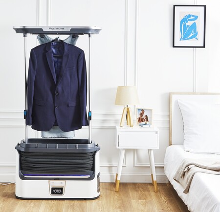 El nuevo robot de Rowenta plancha con vapor, elimina el 99,99% de los virus y bacterias y quita los malos olores de tu ropa