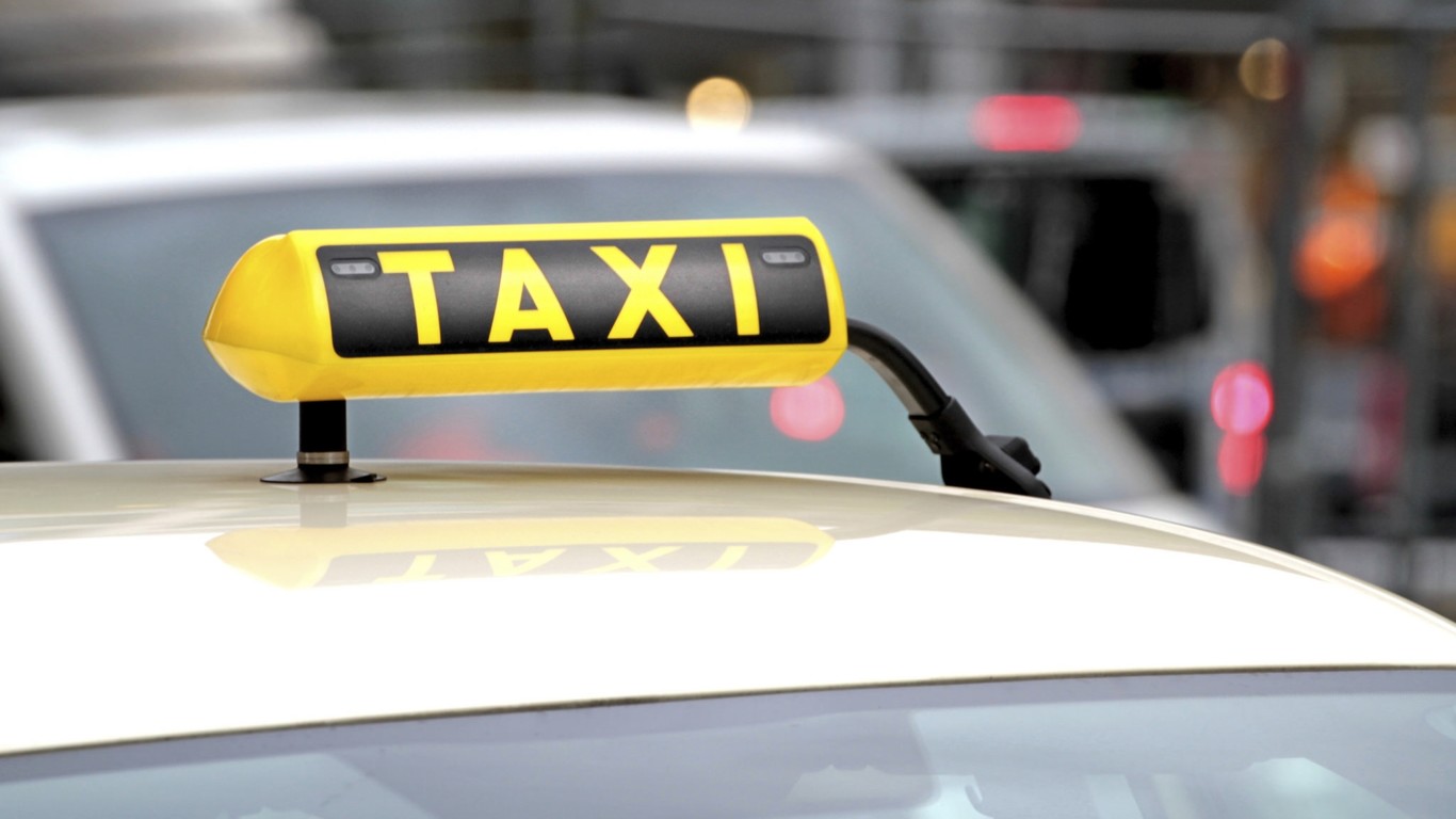 Los taxistas piden 5.000 licencias VTC, pero eso no es lo más relevante sobre el tema