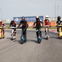 eSkootr: el "mundial" de patinetes eléctricos que cogen los 100 km/h está listo para empezar en 2022... de momento 