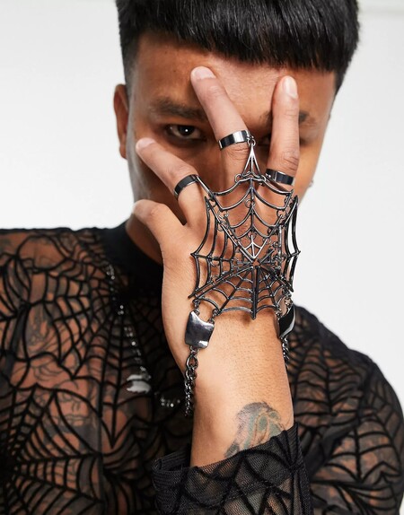 Estos accesorios de ASOS llevarán tu disfraz de Halloween (o tu look de día de brujas) a otro nivel