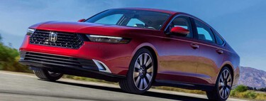 Honda Accord 2023, el sedán japonés ahora es más grande pero se olvida del motor de Type R y la caja de 10 cambios
