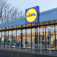 Lidl vende (desde hoy) esta sombrilla XL con la que transformar tu terraza este verano por completo