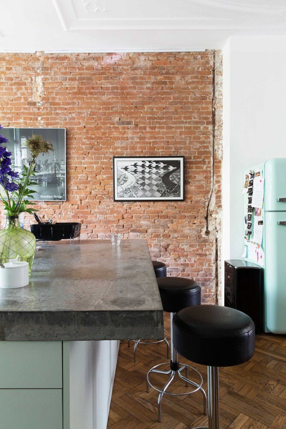 Ladrillo visto, maderas desnudas...esta casa en Rotterdam nos ha dejado