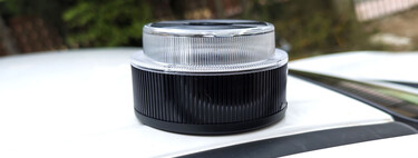 Si las balizas V16 tienen una SIM con doce años de conexión, ¿por qué no usarla en el móvil? Los operadores ya han pensado en eso