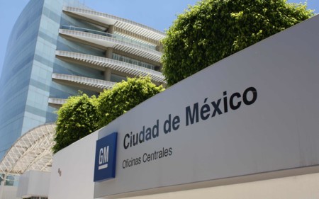 Trump ataca a General Motors por invertir en México y "dejar sin empleo a los estadounidenses"