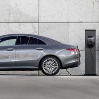 Mercedes-Benz CLA 250 e: el coupé de cuatro puertas híbrido enchufable aterriza con etiqueta CERO y un precio de 44.850 euros