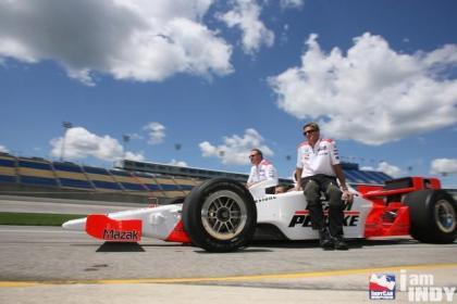 Los coches de Penske destruidos en un incendio