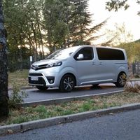 ¿Una furgo industrial con diseño de lujo? Así es el Toyota PROACE Verso VIP