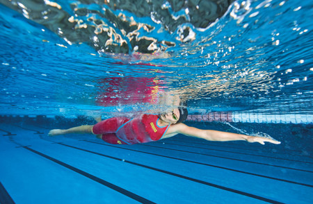 Hasta 40% de descuento en Amazon en cientos de artículos deportivos Arena, marca especializada en natación