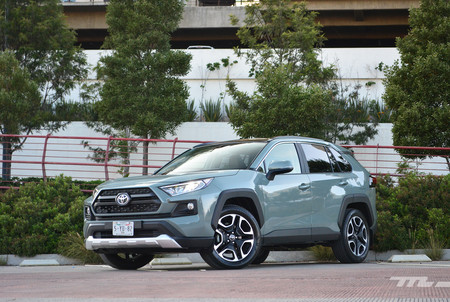 Toyota RAV4 Adventure, a prueba: el SUV japonés vuelve a ser carismático (+ video)