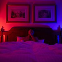 El fallo al dormir con aire y puerta cerrada, según los arquitectos: “Puede provocar problemas de descanso y falta de sueño”