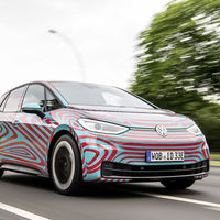 Volkswagen cree que pronto los coches eléctricos y los de combustión costarán lo mismo: "El punto de inflexión está cerca"