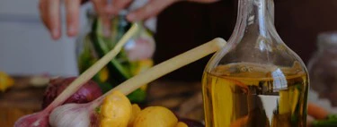 Carrefour y Coosur se unen para dejar el litro de aceite de oliva por solo 3,14 euros