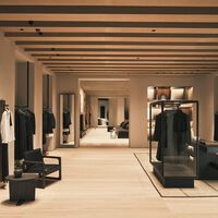 Zara llevaba años vendiendo ropa. Lo que acaba de abrir en Barcelona es su primer intento de vender estatus