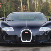 Bugatti quería 200 mil pesos por cambiarle el botón de los espejos a su Veyron. Un mecánico sacó el repuesto de un VW y le cobró solo una cerveza