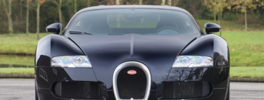 Bugatti quería 200 mil pesos por cambiarle el botón de los espejos a su Veyron. Un mecánico sacó el repuesto de un VW y le cobró solo una cerveza