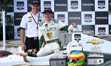 Mike Conway vuelve a triunfar en Long Beach
