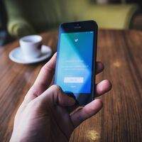 "Es mi decisión, mejorará la estética". Elon Musk presume del nuevo cambio de Twitter y los usuarios se quejan de haber eliminado los titulares 