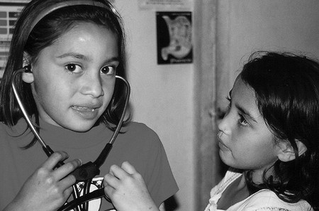 Los especialistas piden aumentar la atención pediátrica hasta la mayoría de edad