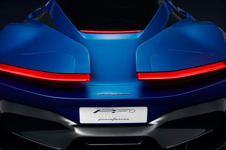 El hiperdeportivo eléctrico de Pininfarina se asoma en este primer teaser y confirma su presentación en Ginebra 2019