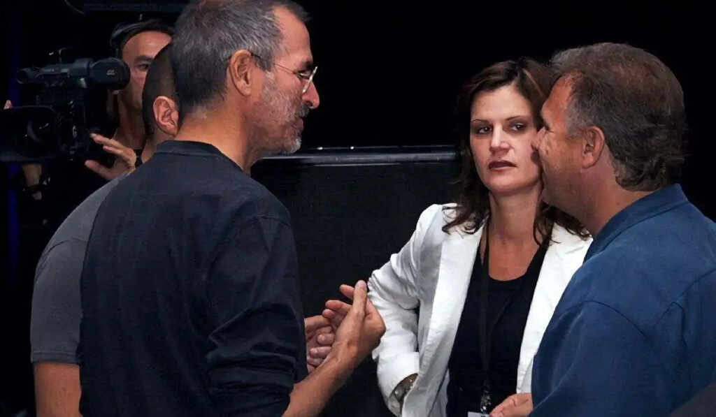 Fallece Katie Cotton, inquebrantable guardiana de los secretos de Apple durante 18 años y mano derecha de Steve Jobs Fallece Katie Cotton, inquebrantable guardiana de los secretos de Apple durante 18 años y mano derecha de Steve Jobs