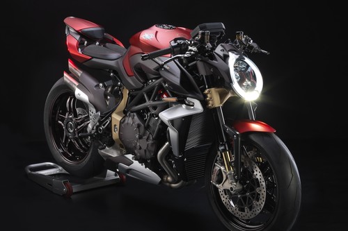 Exageración desnuda en fibra de carbono y 208 CV: así es la nueva MV Agusta Brutale 1000 Serie Oro