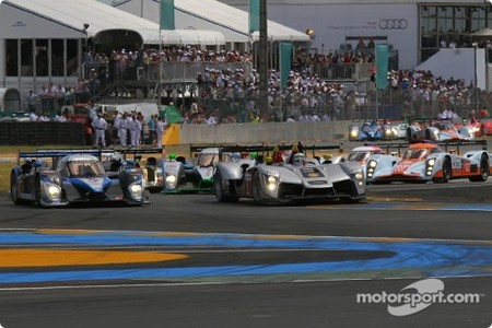 Peugeot y Porsche liderando en las 24 Horas de Le Mans