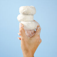 Llevo 11 años probando artículos de belleza y en los champús sólidos he encontrado el secreto para lucir pelazo: estos son los mejores