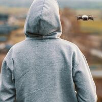 La sudadera más vendida en Amazon es esta de Jack&Jones que combina con todo y que puedes comprar por menos de 16 euros