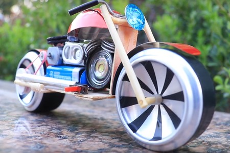 Moto Juguete Reciclaje