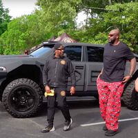 Shaquille O'Neal se pasa el juego con su mole apocalíptica blindada de más de 700 CV que le han hecho a medida 