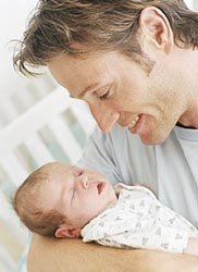 Los futuros padres también sufren náuseas matutinas